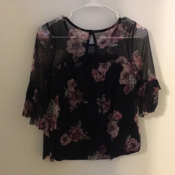 Black flower top - Picture 4 of 4